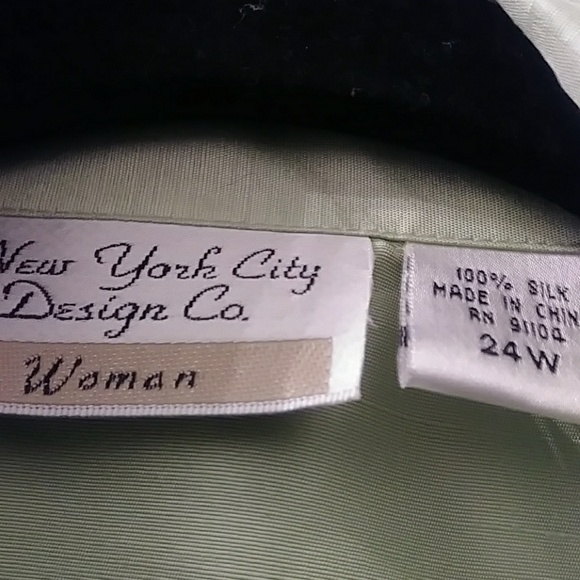 Blouse - Picture 2 of 3